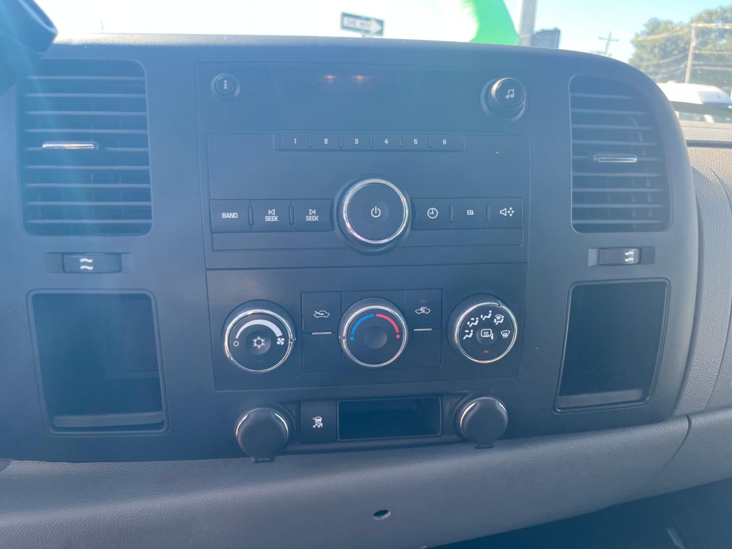 2011 WHITE CHEVROLET SILVERADO WORK TRUCK Work Truck Long Box 2WD (1GC0CVCG6BF) with an 6.0L V8 OHV 16V FFV engine, 6-Speed Automatic transmission, located at 8101 E. Skelly Dr., Tulsa, OK, 74129, (918) 592-3593, 36.121891, -95.888802 - Photo#7